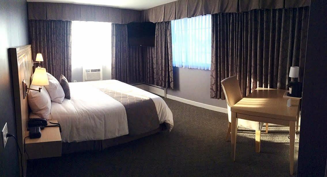 Red Lion Inn & Suites Абботсфорд Экстерьер фото